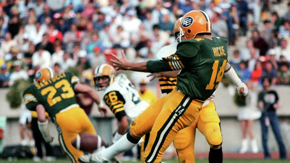 Paul Hickie playing in a CFL game