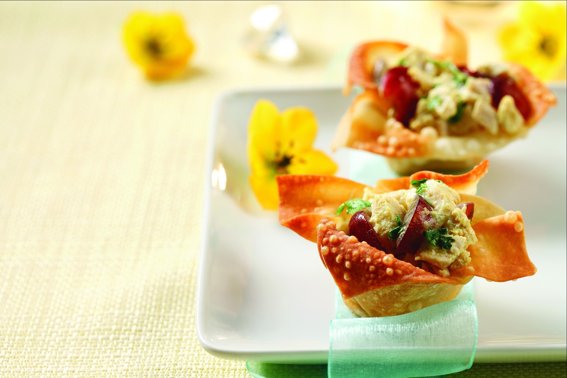 Curried chicken salad in crisp wonton cups | Heart and Stroke Foundation