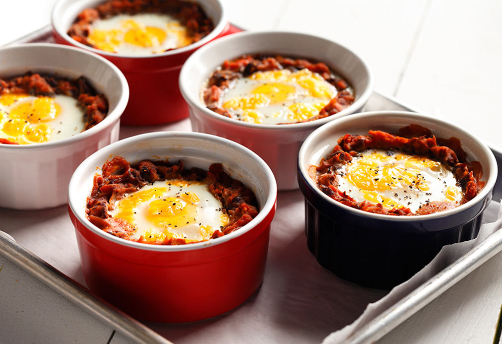 Baked eggs in ramekin dishes