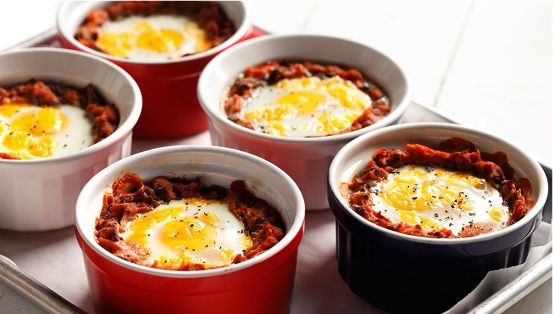 Baked eggs in ramekin dishes