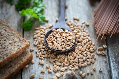 Raw spelt pasta bread