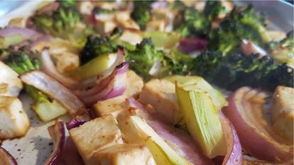 Roasted chopped red onion, broccoli, ginger and tofu