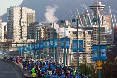 A crowd of runners in Vancouver