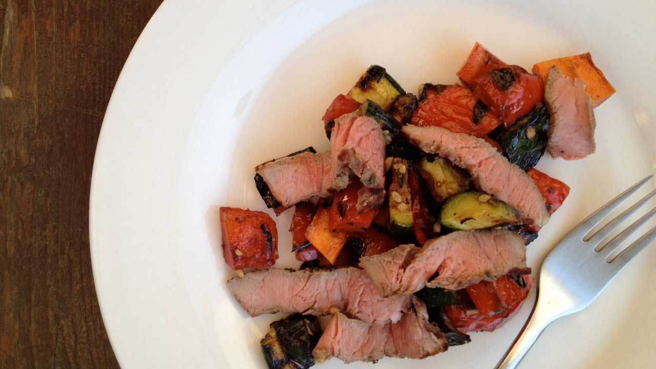 Grilled steak and vegetable salad