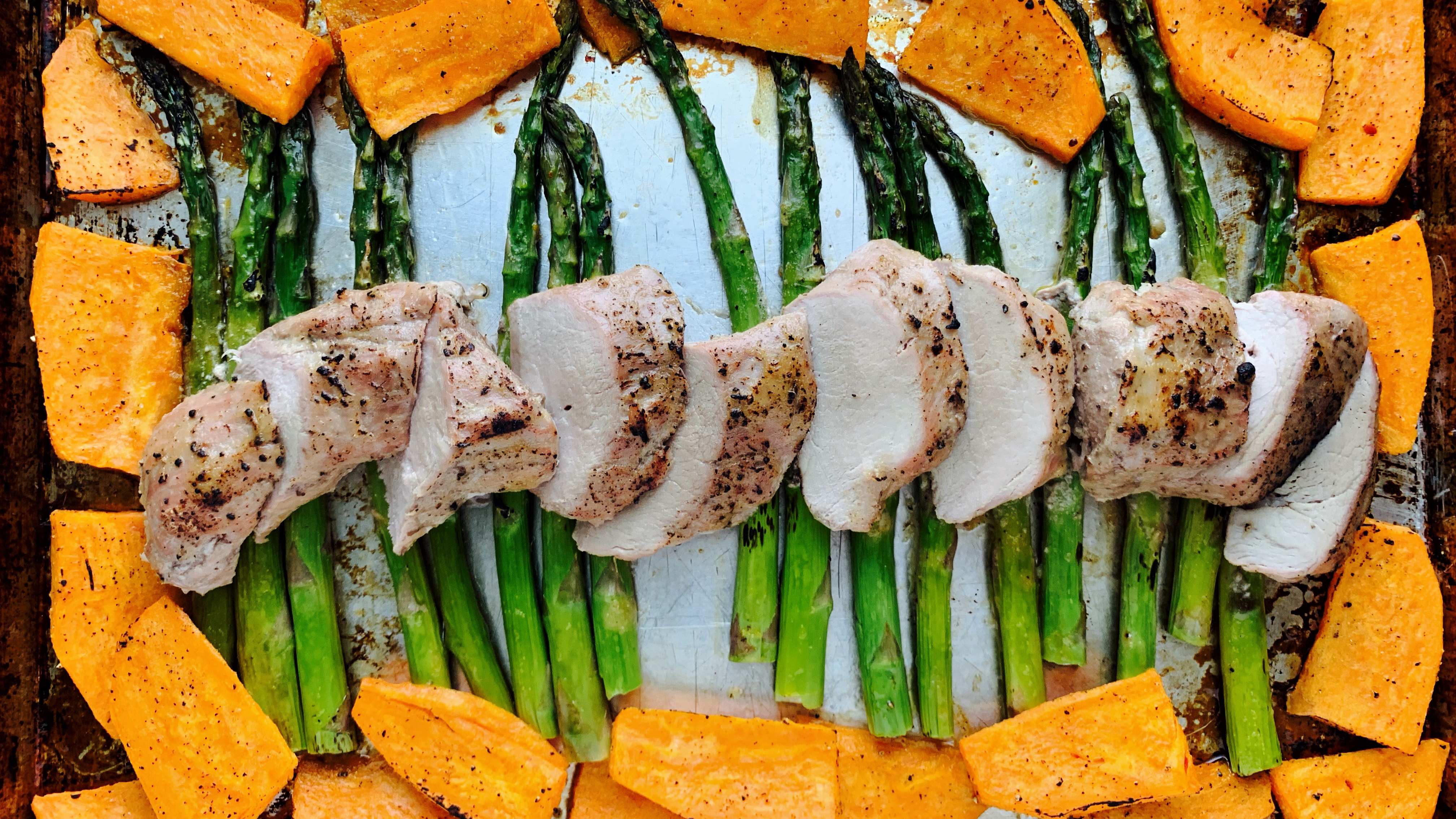 Sheet pan pork tenderloin with sweet potatoes | Heart and Stroke Foundation