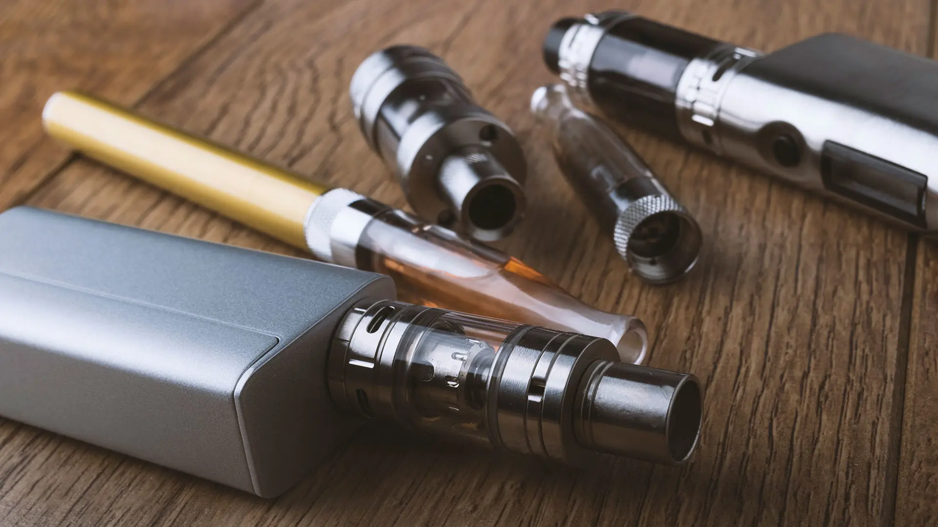 kretek cigarette Gudang Garam