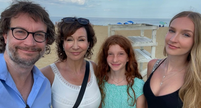 <p>Josée Boudreault and her family.</p> <p>Josée Boudreault and her family.</p>