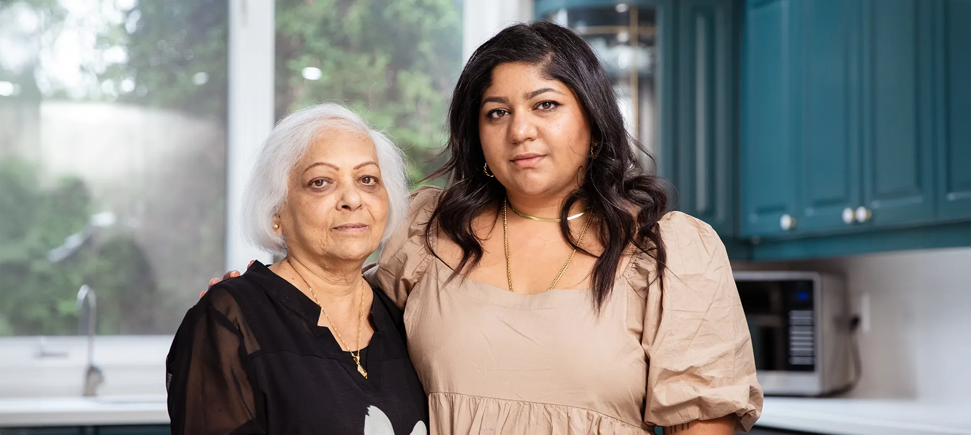 Suji Krishnan, living with heart disease, with her daughter Rukmini Halliwell.